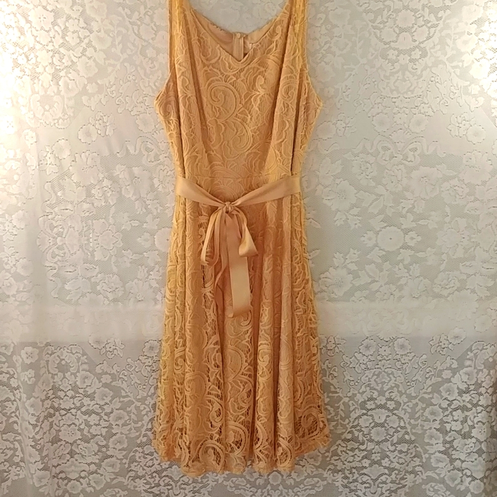 Beige/Cream Lacy Dress Size 2XL.